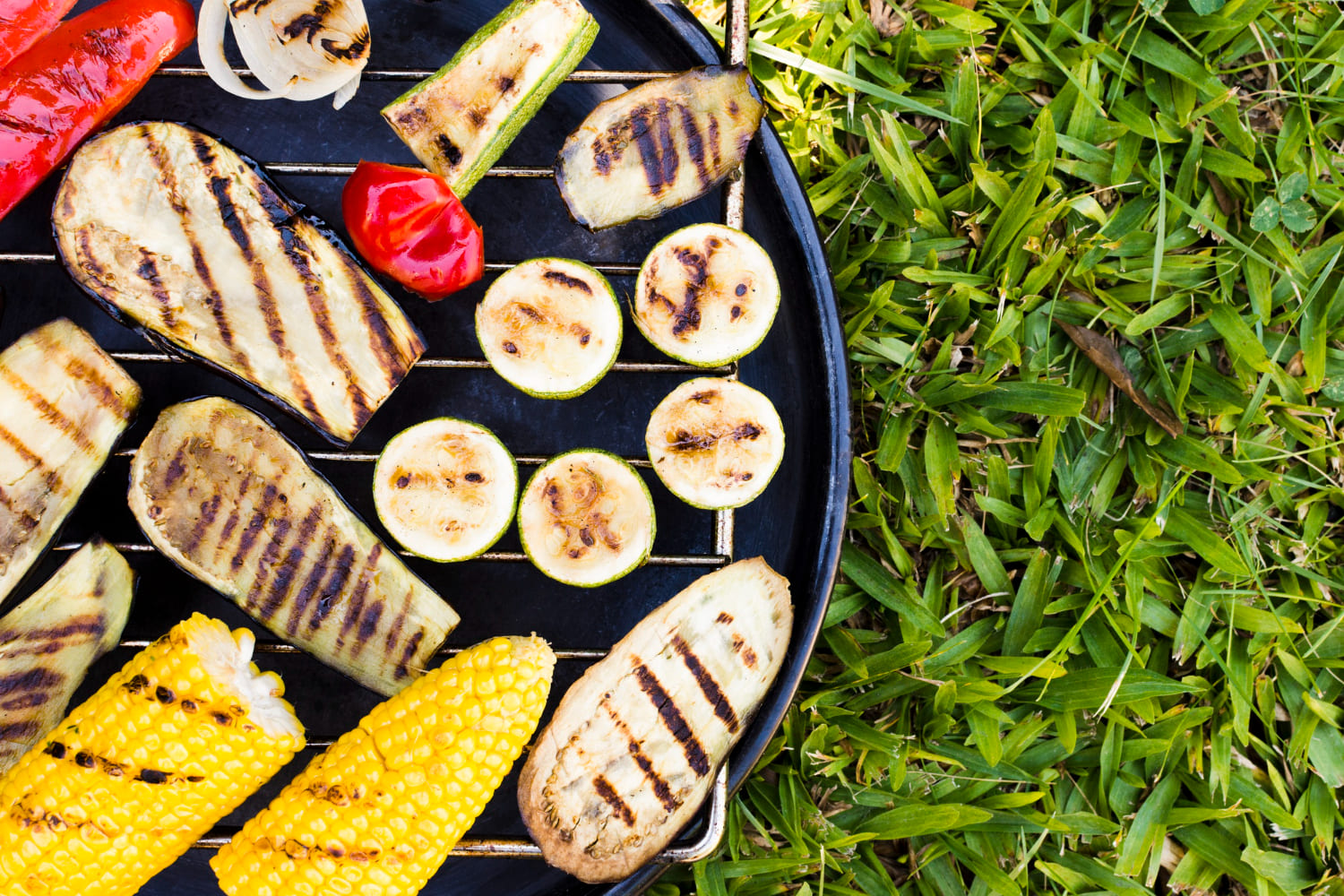 Courgettes, aubergines et poivrons grill&eacute;s